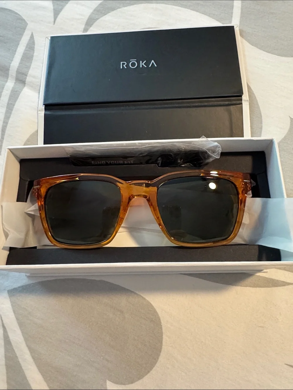 RŌKA Lockhart Sunglasses - Bourbon frames and polarized lenses